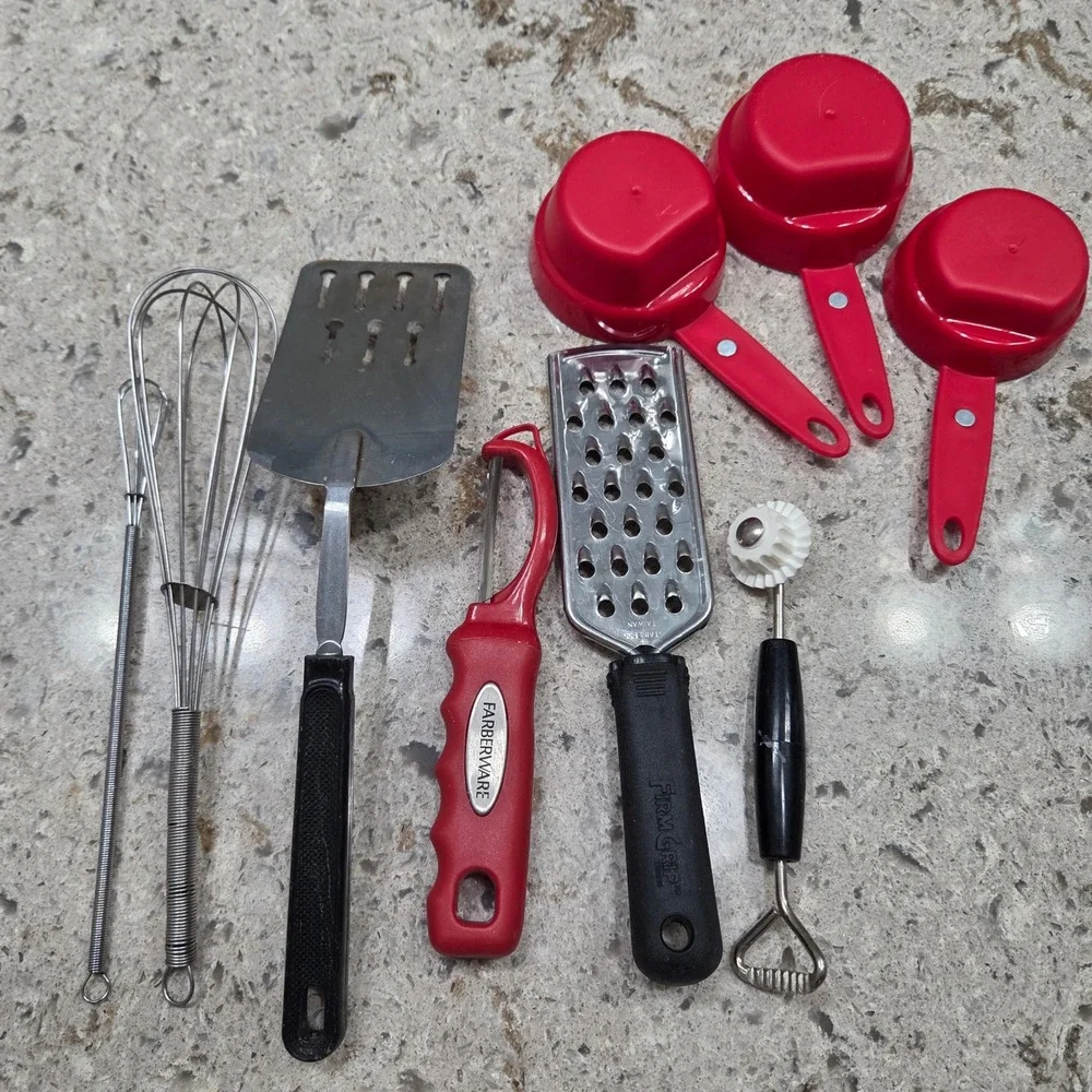 Mixed Kitchen Utensil Lot Ekco Spatula Farberware‎ Peeler Measuring Cups 9pc